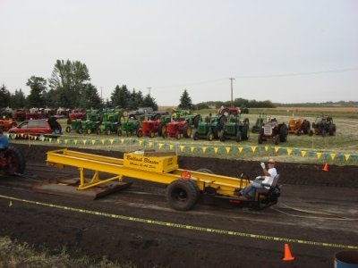 tractor pull 001.jpg