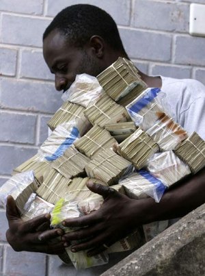 7782f-zimbabwe-cash-inflation.jpg