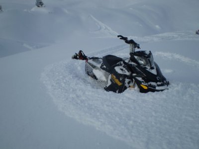 Golden Snowmobiling 004.jpg